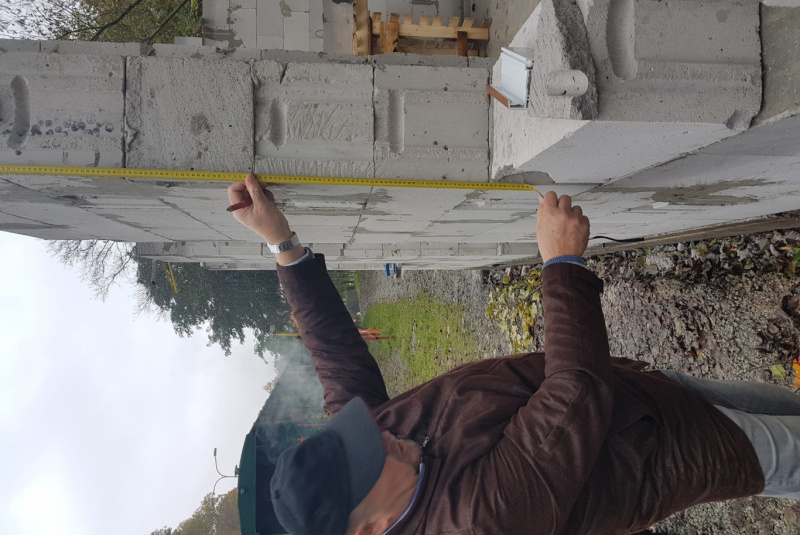  Staviame staničnú budovu