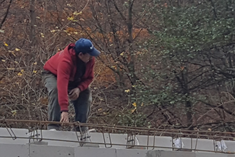  Staviame staničnú budovu