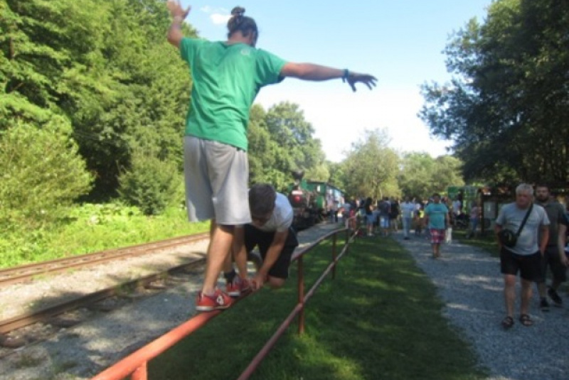  Ocko, poď sa s nami hrať 