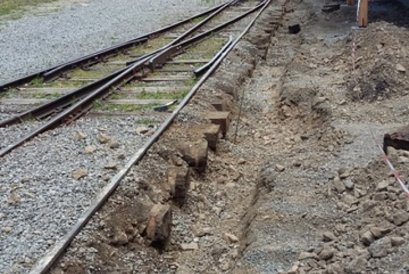 Výstavba nového nástupišťa Výstavba nového nástupišťa