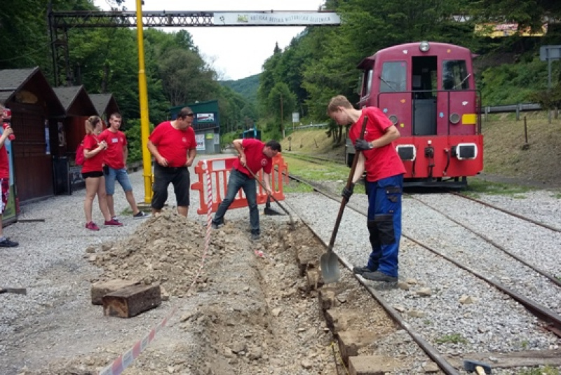 Výstavba nového nástupišťa Výstavba nového nástupišťa