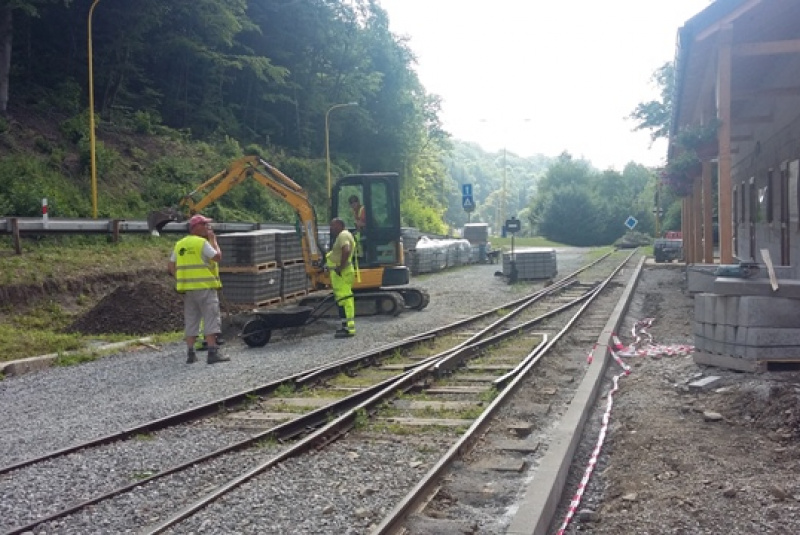 Výstavba nového nástupišťa Výstavba nového nástupišťa