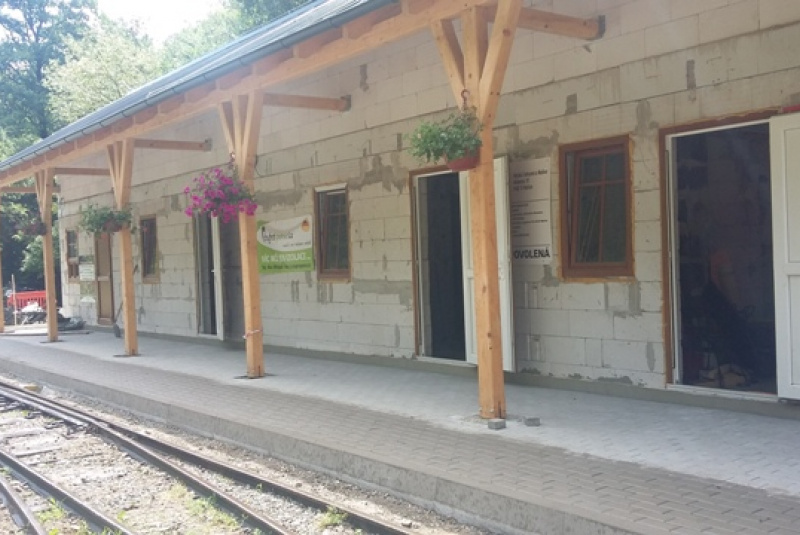 Výstavba nového nástupišťa Výstavba nového nástupišťa