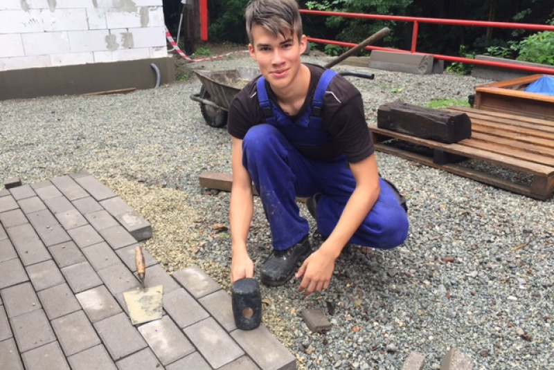 Výstavba nového nástupišťa Výstavba nového nástupišťa