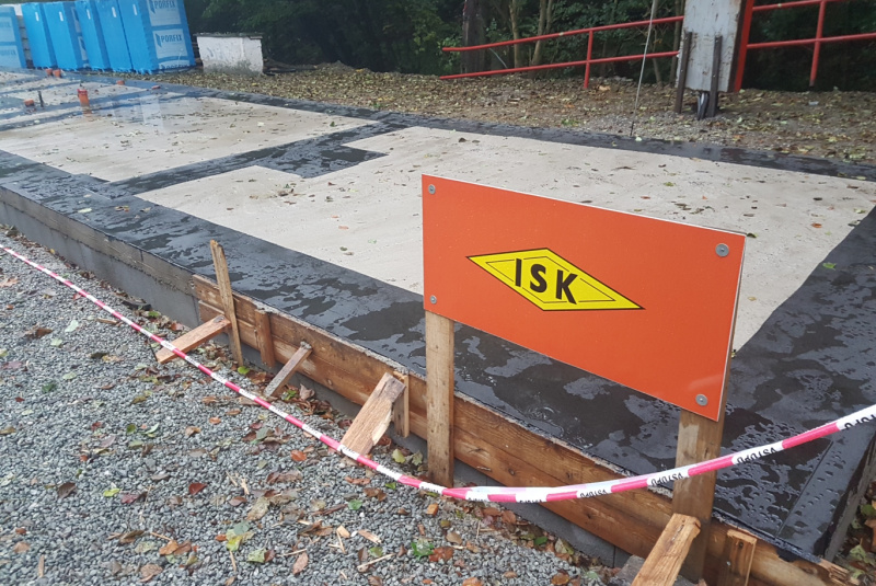 Staviame staničnú budovu Staviame staničnú budovu