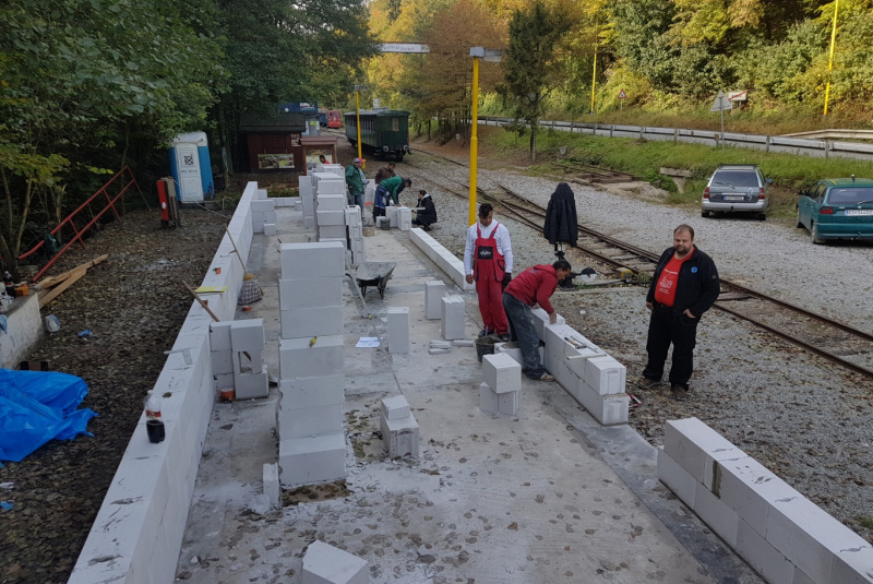 Staviame staničnú budovu