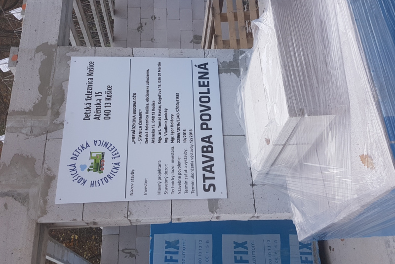 Staviame staničnú budovu Staviame staničnú budovu