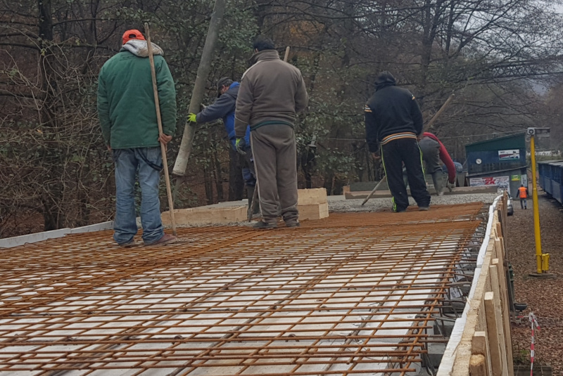 Staviame staničnú budovu Staviame staničnú budovu