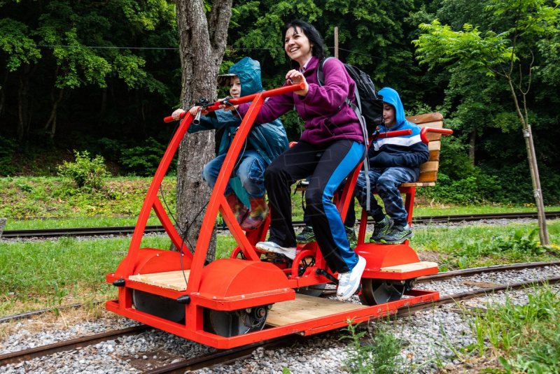 Drezinový oval - výstavba