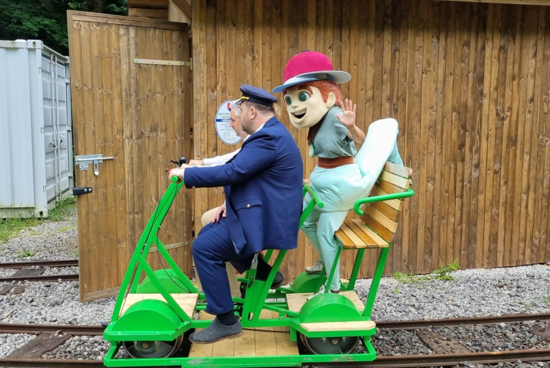 Drezinový oval - výstavba