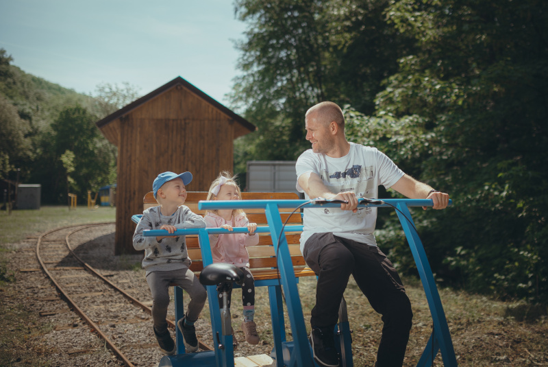 Drezinový oval - výstavba