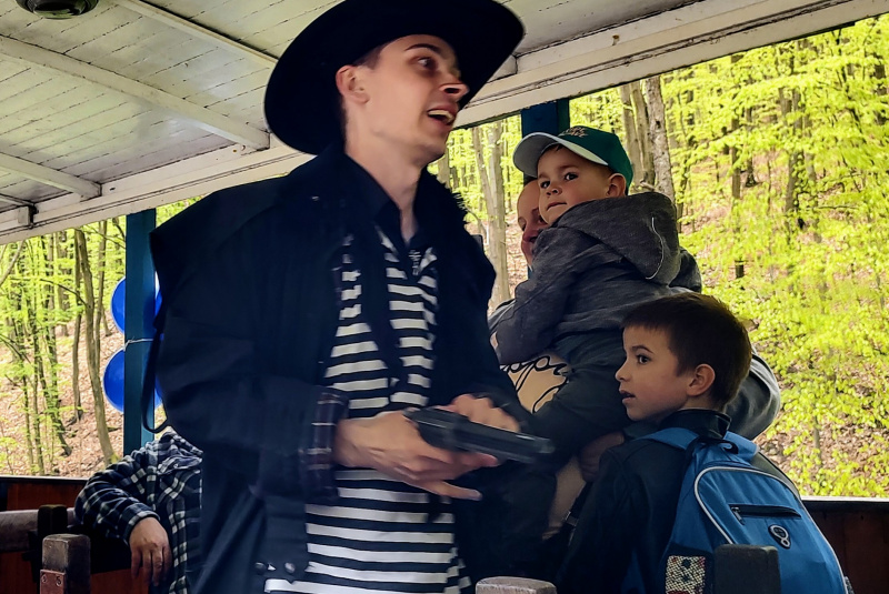  Slávnostné otvorenie s prepadom vlaku