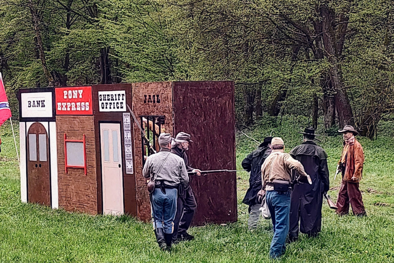  Slávnostné otvorenie s prepadom vlaku