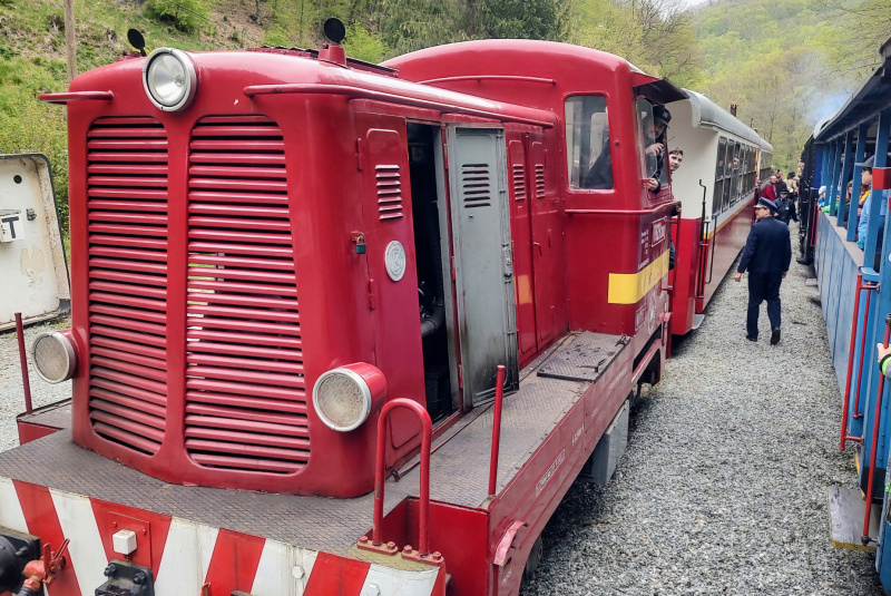  Slávnostné otvorenie s prepadom vlaku