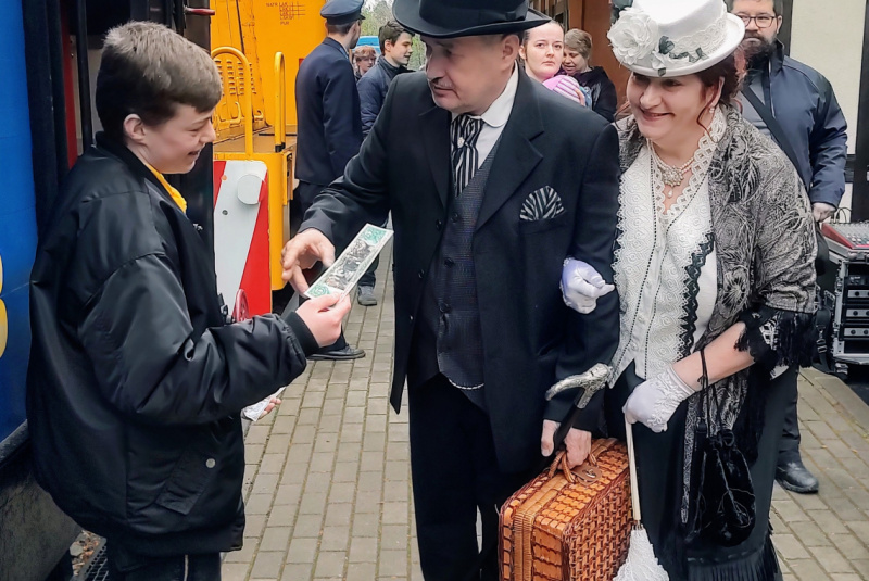  Slávnostné otvorenie s prepadom vlaku