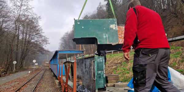 Oprava Katky vyvrcholí lakovaním v DPMK