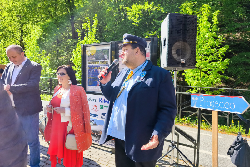  Slávnostné otvorenie 