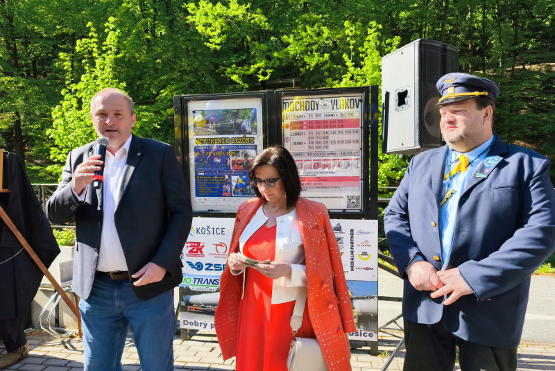  Slávnostné otvorenie 