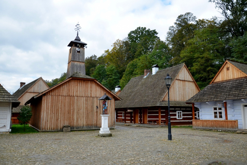 Vlakom do najväčšieho poľského skanzenu v SANOKU