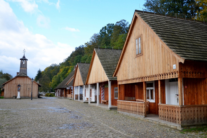 Vlakom do najväčšieho poľského skanzenu v SANOKU