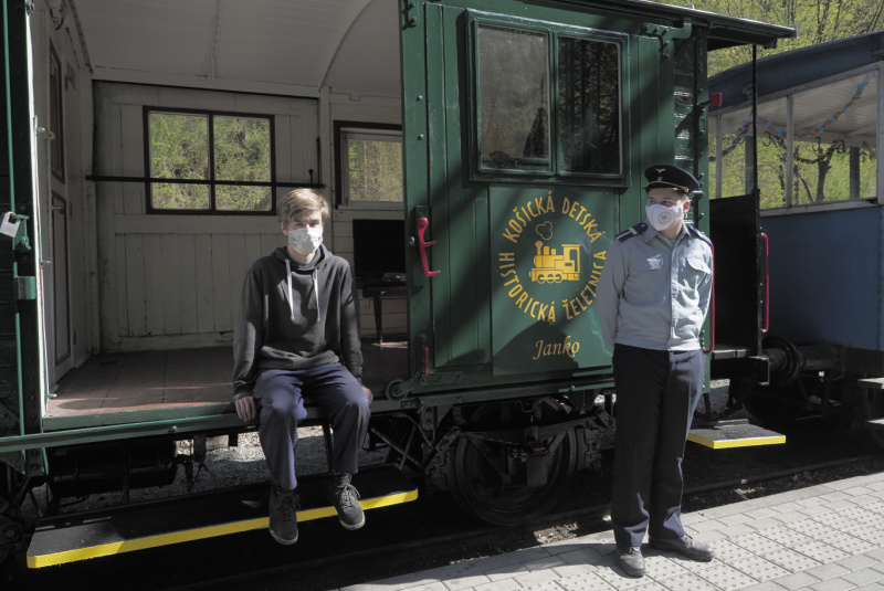 Otvorenie sezóny - symbolický prázdny vlak počas korony Otvorenie sezóny - symbolický prázdny vlak počas korony