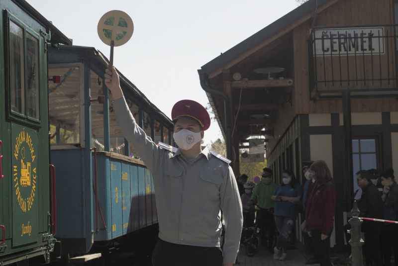 Otvorenie sezóny - symbolický prázdny vlak počas korony Otvorenie sezóny - symbolický prázdny vlak počas korony