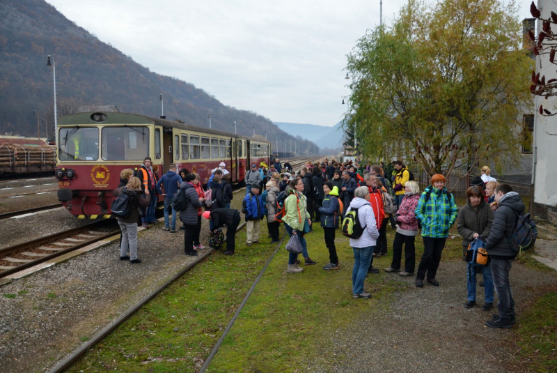 Vlakom za UNESCOM - Vlakom a retrobusom do Domice 17.11.2017