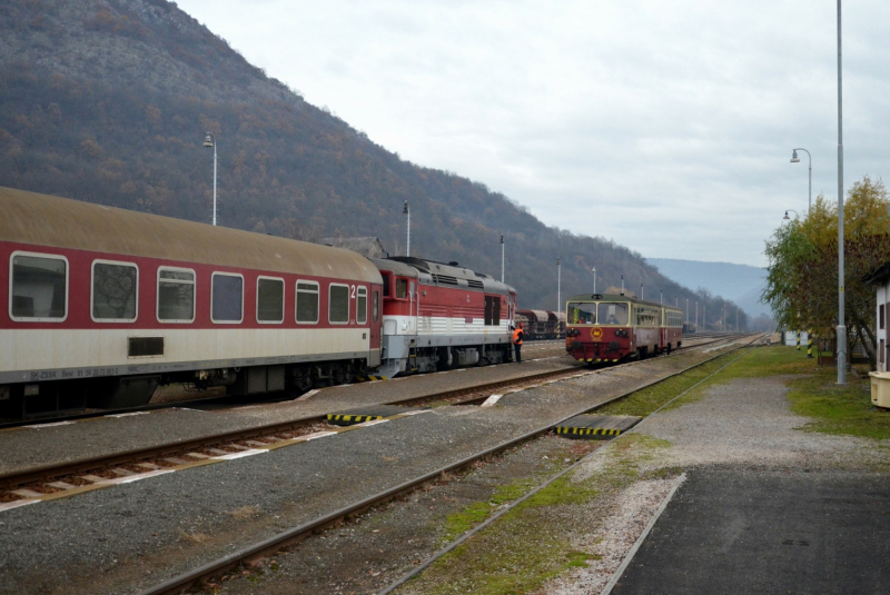 Vlakom za UNESCOM - Vlakom a retrobusom do Domice 17.11.2017