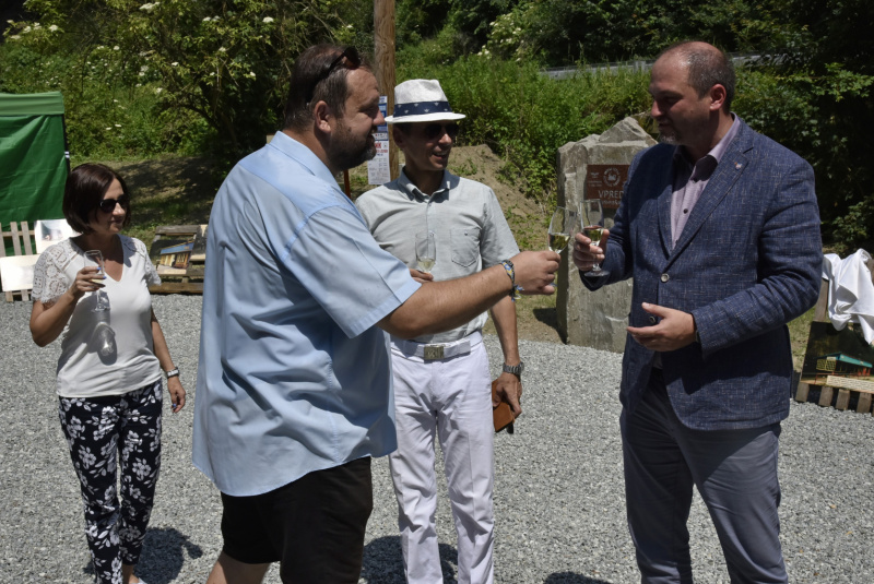 Obnovenie výhybne Vpred Obnovenie výhybne Vpred