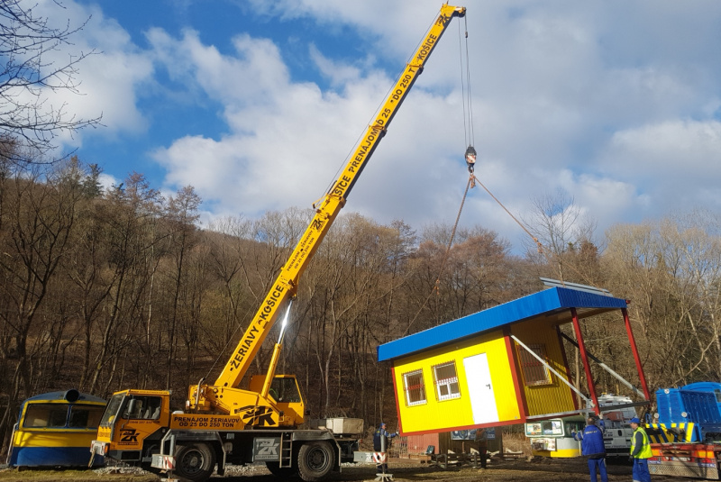 Nová staničná budova na Alpinke Nová staničná budova na Alpinke