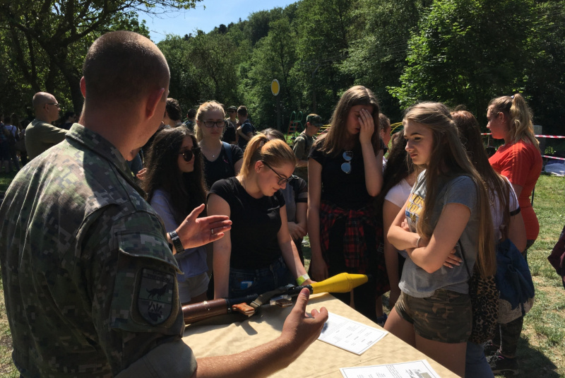 Vojaci na Detskej železnici Vojaci na Detskej železnici