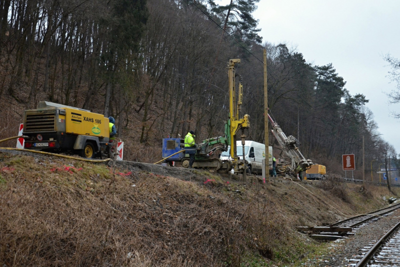 Začala oprava poškodených zvodidiel v Čermeli