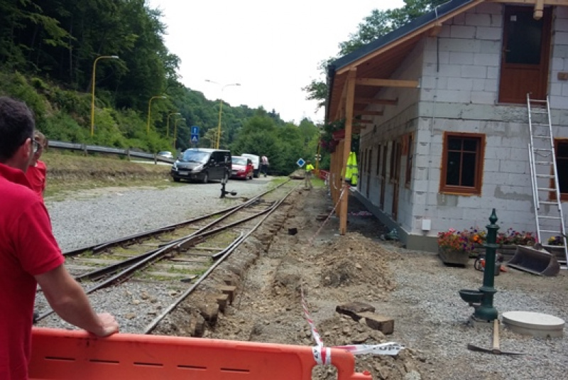 Výstavba nového nástupišťa Výstavba nového nástupišťa