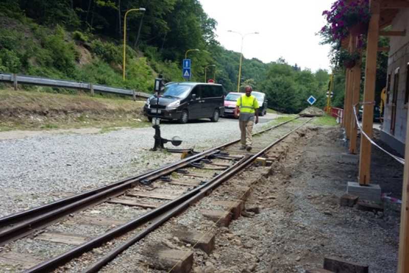Výstavba nového nástupišťa Výstavba nového nástupišťa