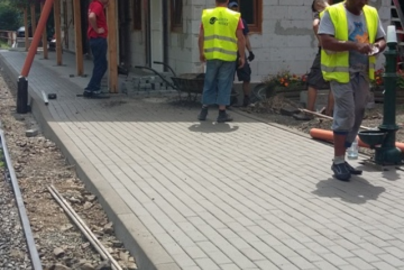 Výstavba nového nástupišťa Výstavba nového nástupišťa