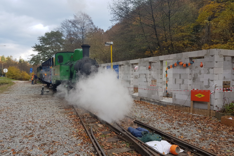 Staviame staničnú budovu Staviame staničnú budovu