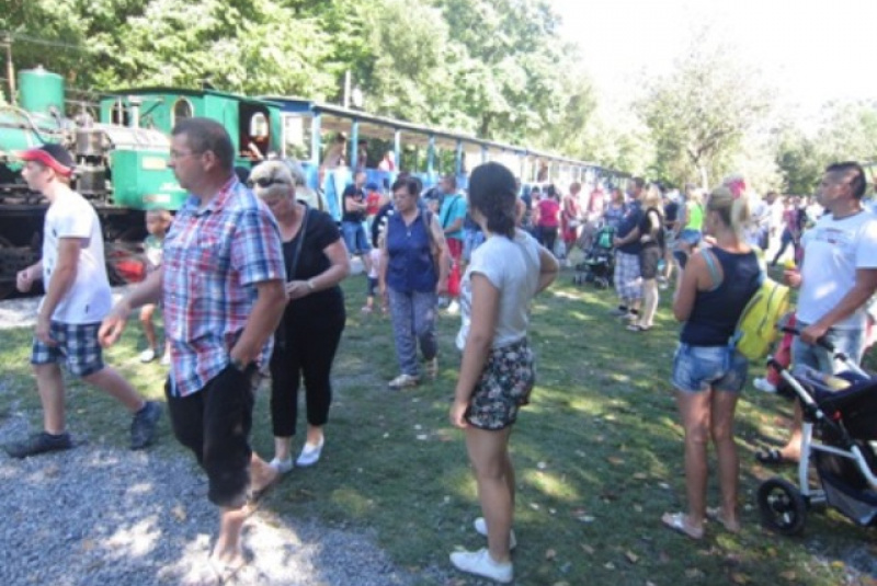 Ocko, poď sa s nami hrať Ocko, poď sa s nami hrať