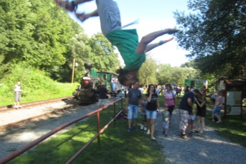 Ocko, poď sa s nami hrať Ocko, poď sa s nami hrať