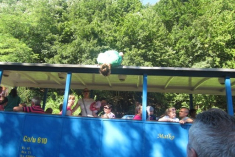 Ocko, poď sa s nami hrať 