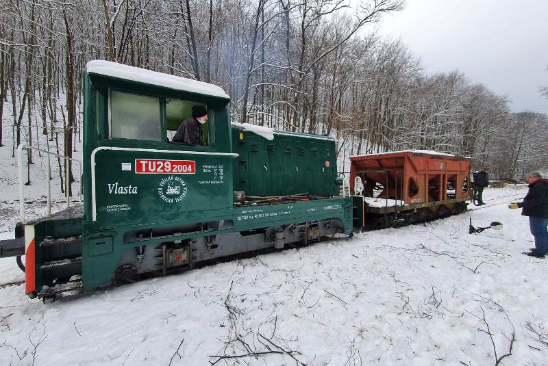  Kalamita s popadaným drevom na trati