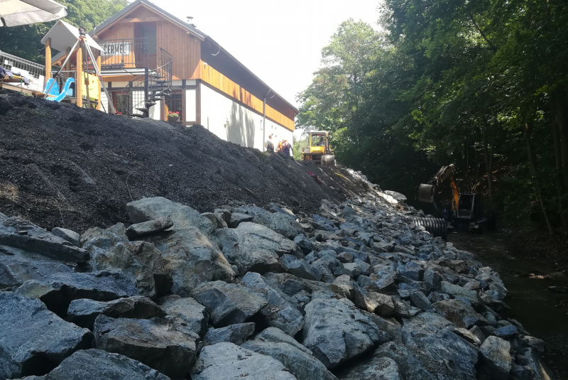  Začala výstavba cyklochodníka na stanici Čermeli