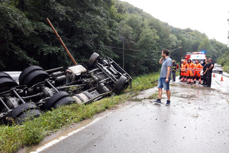  NEHODA cisterna v stanici Čermeľ