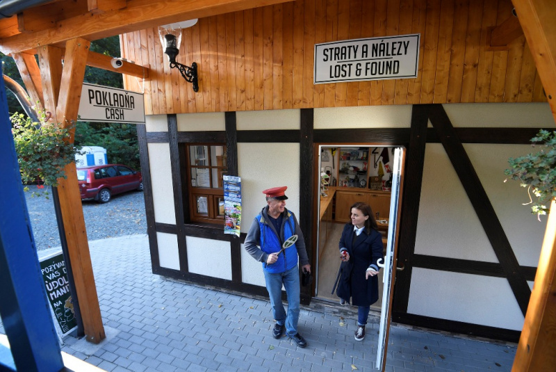  Staničná budova je dokončená