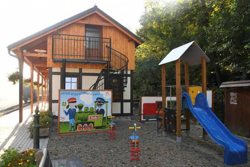  Staničná budova je dokončená