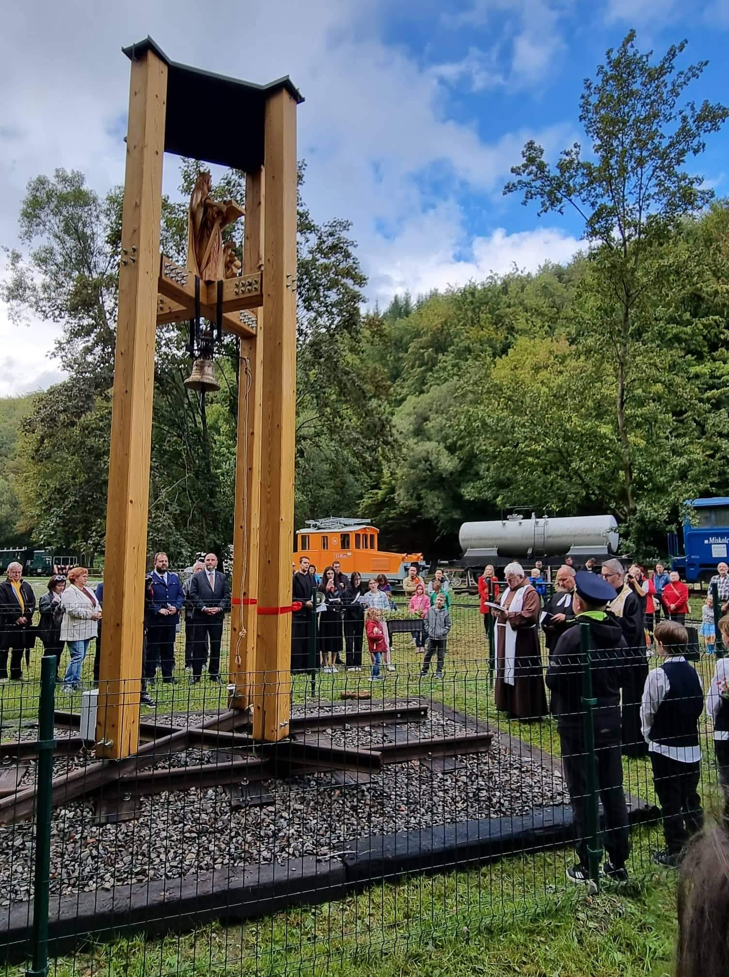 Požehnali prvú železničnú zvonicu na Slovensku