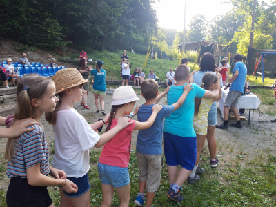 POĎTE S NAMI DO ZÁBAVY