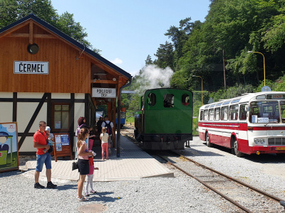 Retrobusom na detskú železnicu