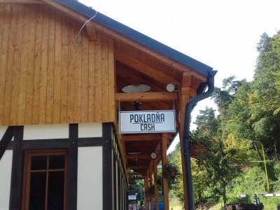 Staničná budova je dokončená